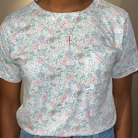 Floral Top - Picture 3 of 3